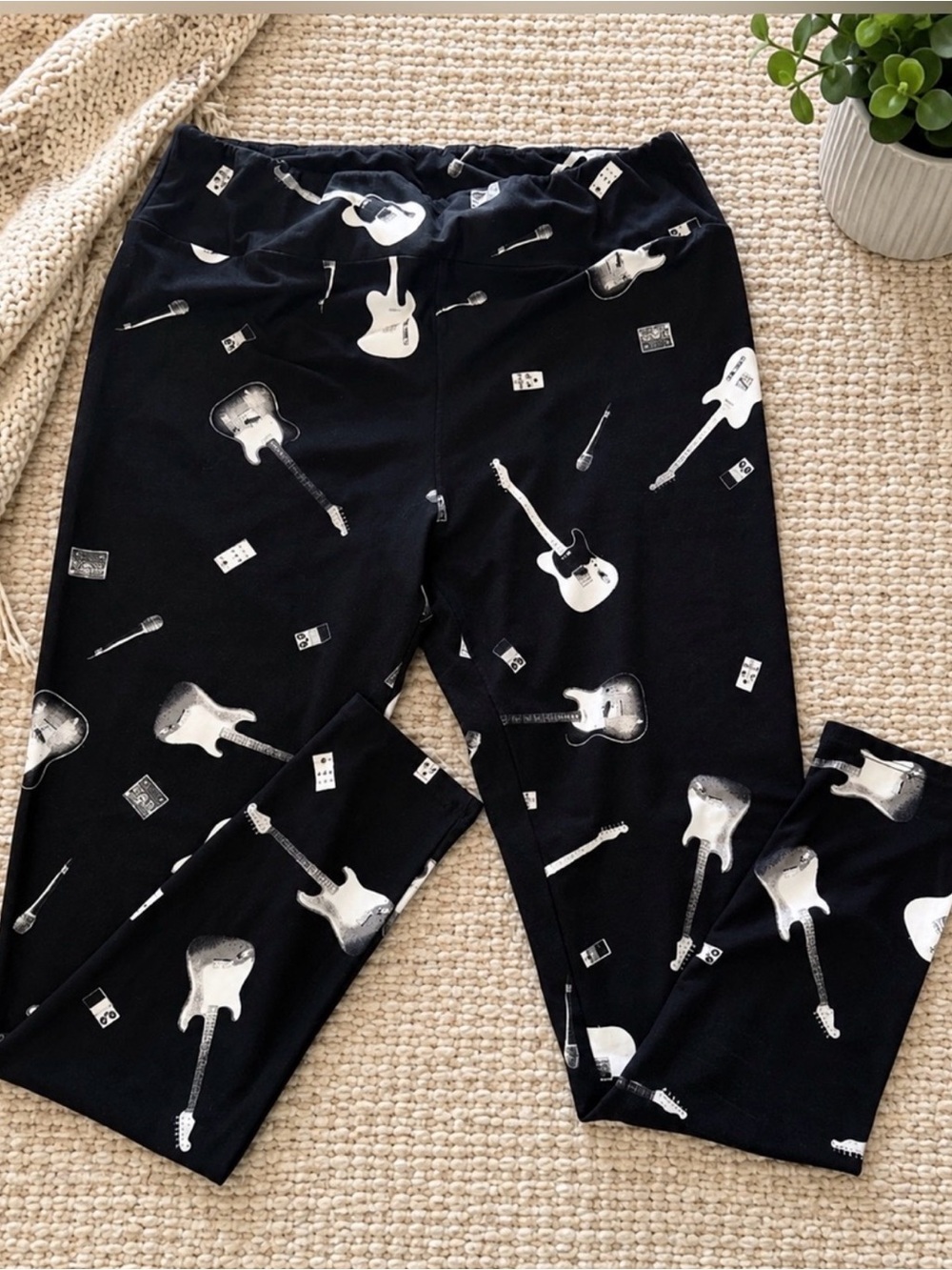 LuLaRoe TC Black White Guitar Print Buttery Soft Leggings Tall & Curvy